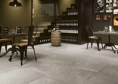 Serenissima Studio 50 Perla | Carrelage imitation métal de couleur gris argenté avec surface naturelle 80x80 rectifié