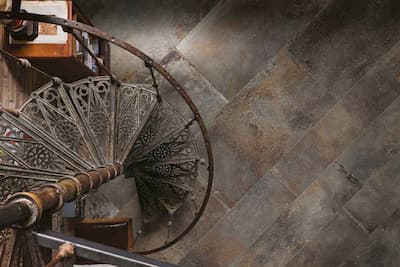 Cercom Temper Rust | Carrelage imitation métal rouillé de couleur marron / gris foncé avec finition naturelle taille 60x120 rétifié