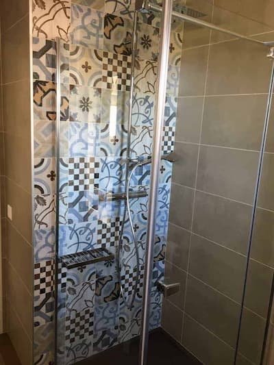 Fioranese Cementine Couleurs 20 | Décor imitation carrelage aspect béton, multicolore et avec différentes formes géométriques taille 20x20