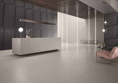 Casalgrande Padana Resina Grey | Carrelage effet béton résine gris clair assez homogène effet spatule, taille 90x90, épaisseur 10 mm